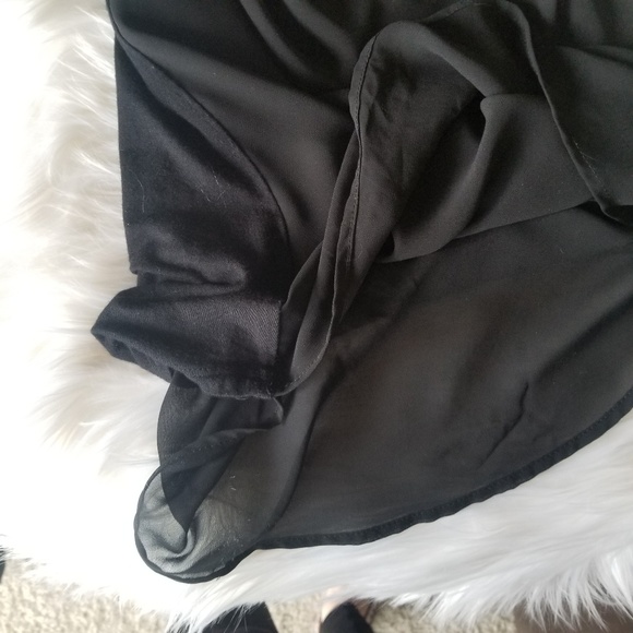 🛍RED HAUTE of Anthropologie Black curved tank top - Picture 6 of 8